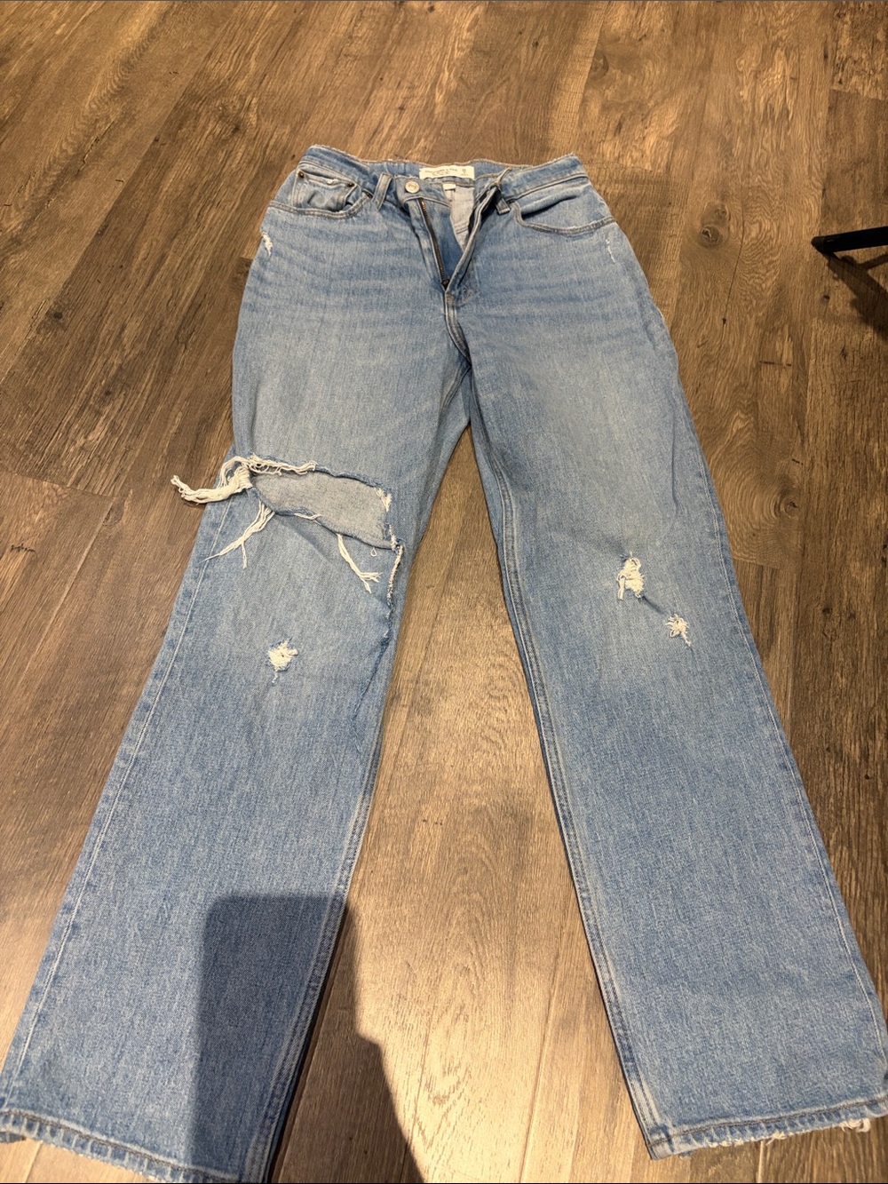 Abercrombie 90’s Straight distressed  Jeans
